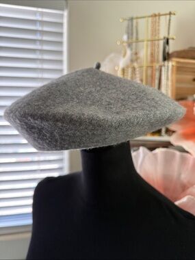 Vintage Importina Gray 100% Wool French Girl Chic Beret Hat